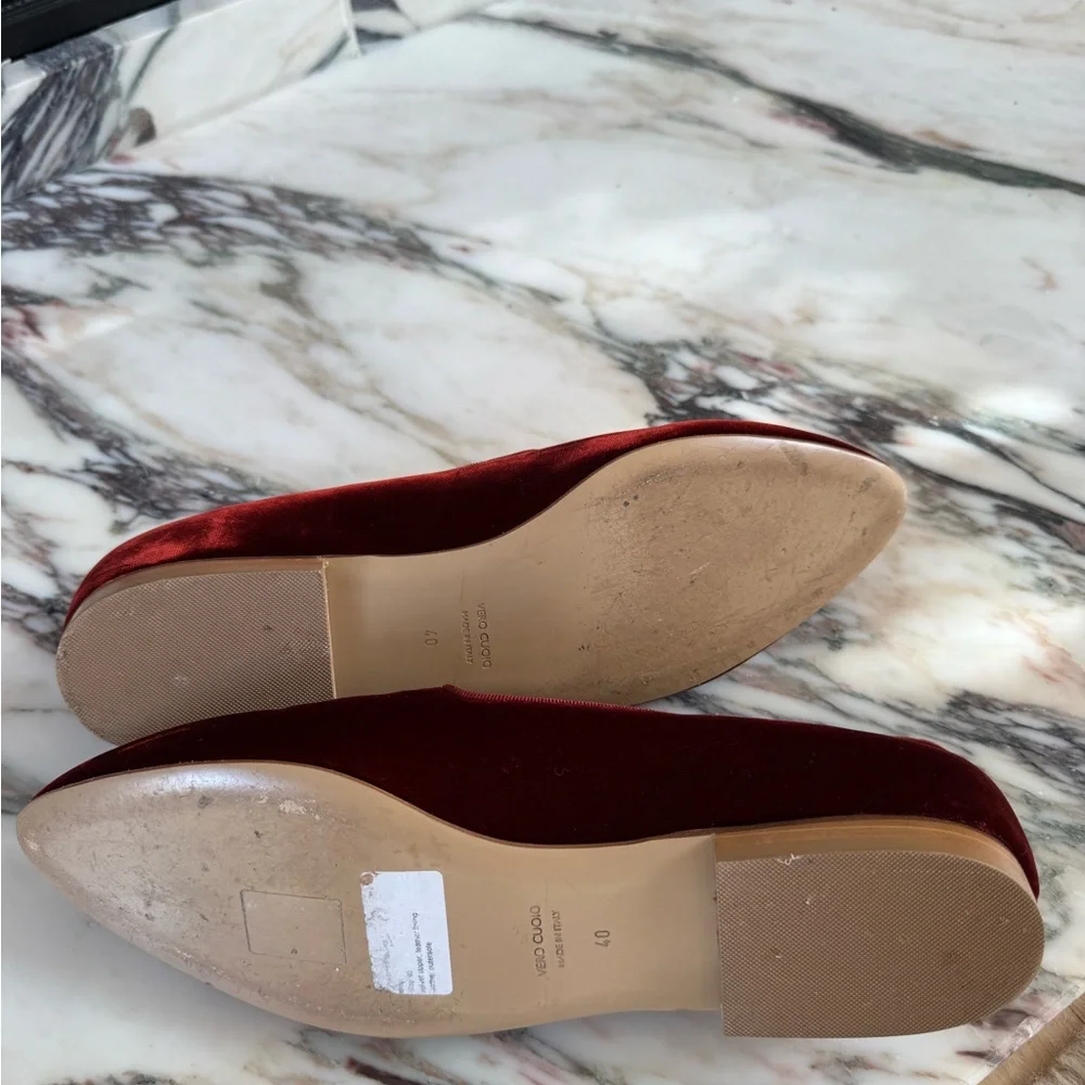 Le Monde Beryl Women's Elegant Red Velvet Loafers - Picture 9 of 12